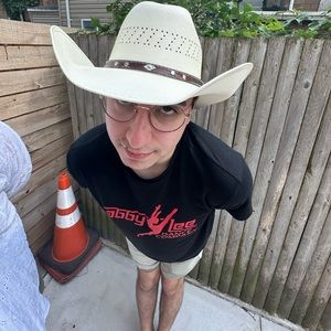 Meet your Posher, Adam